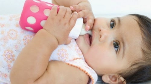 الطريقة الصحيحة لفطام الطفل من الرضاعة الطبيعية